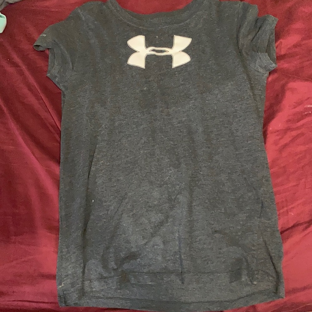 Grey Under Armour shirt